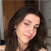 Profesora imparte clases de matemáticas a alumnos de ESO, Bachillerato y preparación de EBAU